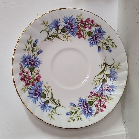 Vintage ROSINA Queens Teacup & Saucer "Wild Flowers" blue England - Picture 2 of 9